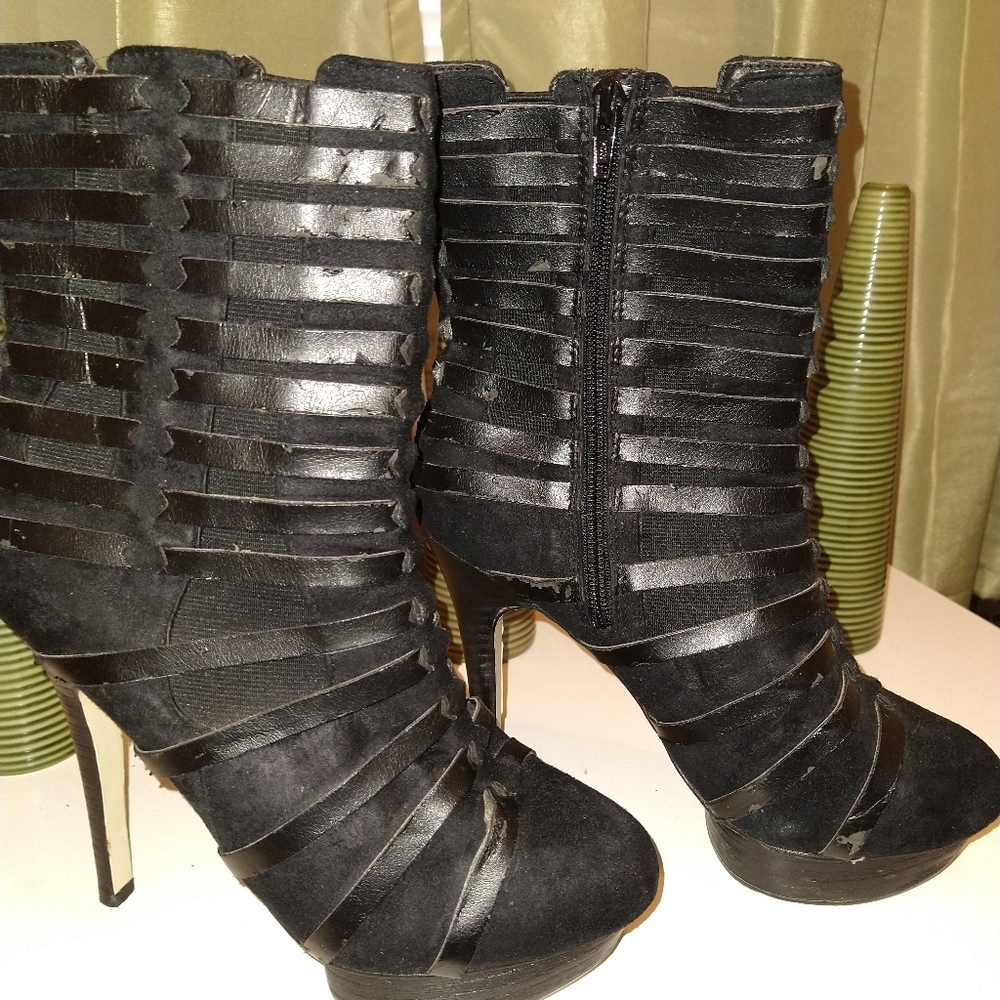 Boots - Picture 2 of 6